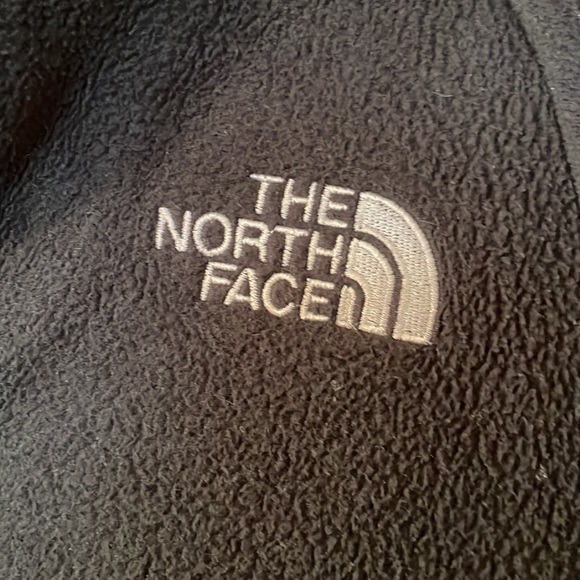 Women’s The North Face Fleece Jacket - Picture 3 of 8